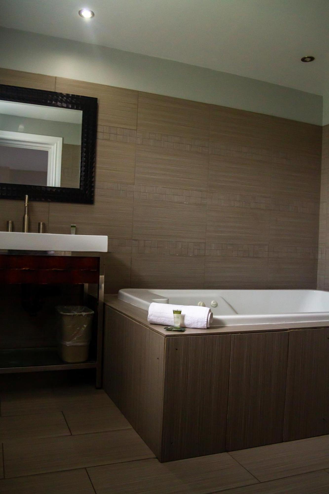 Saxony Motel Chatham-Kent 외부 사진